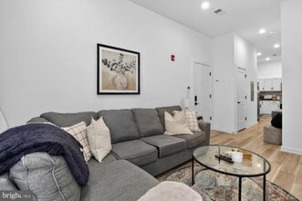 Building Photo - 1415 Locust St