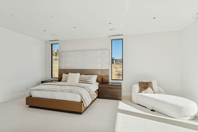 Building Photo - 3404 Wapiti Cyn Rd