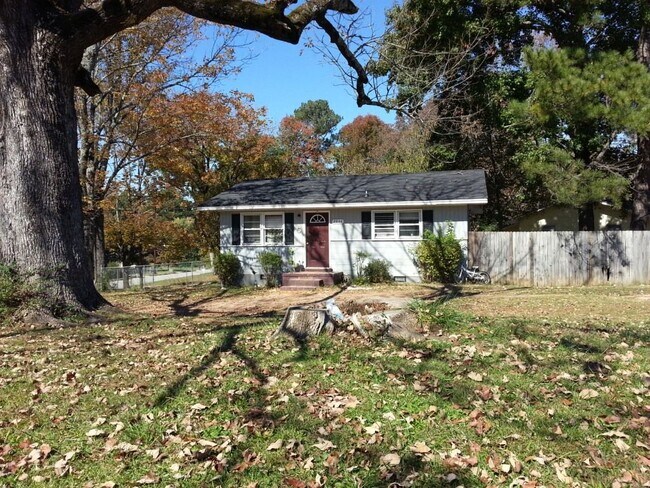 Building Photo - 2844 Club Plaza Rd