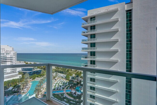 Building Photo - 4401 Collins Ave