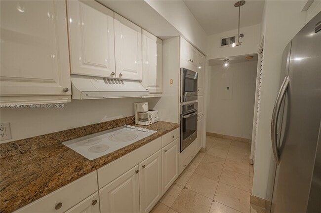 Building Photo - 8925 Collins Ave
