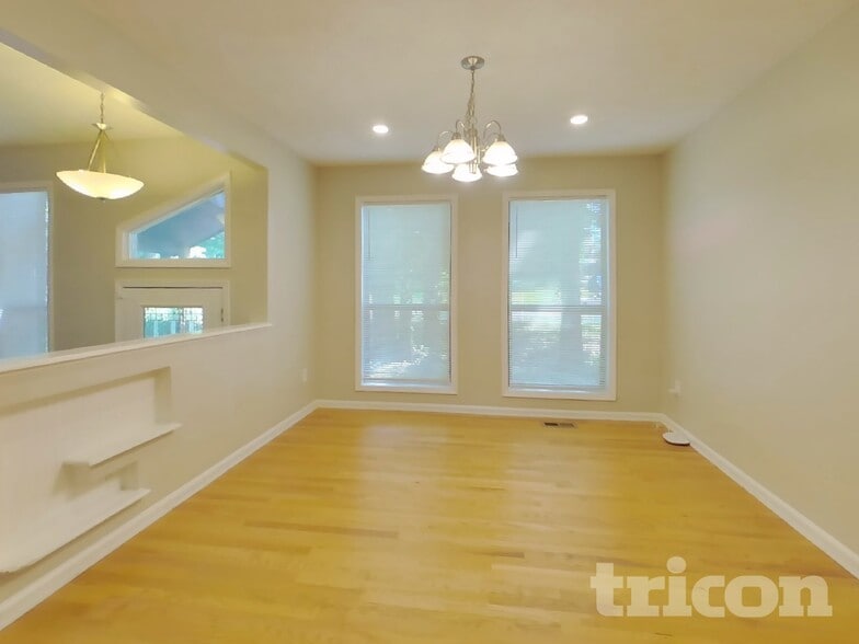 Building Photo - 2280 Lexington Way