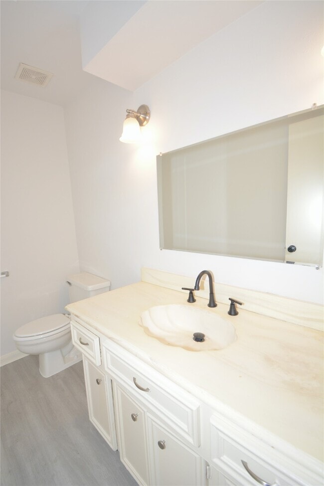 Building Photo - 15138 Corona Del Mar Dr