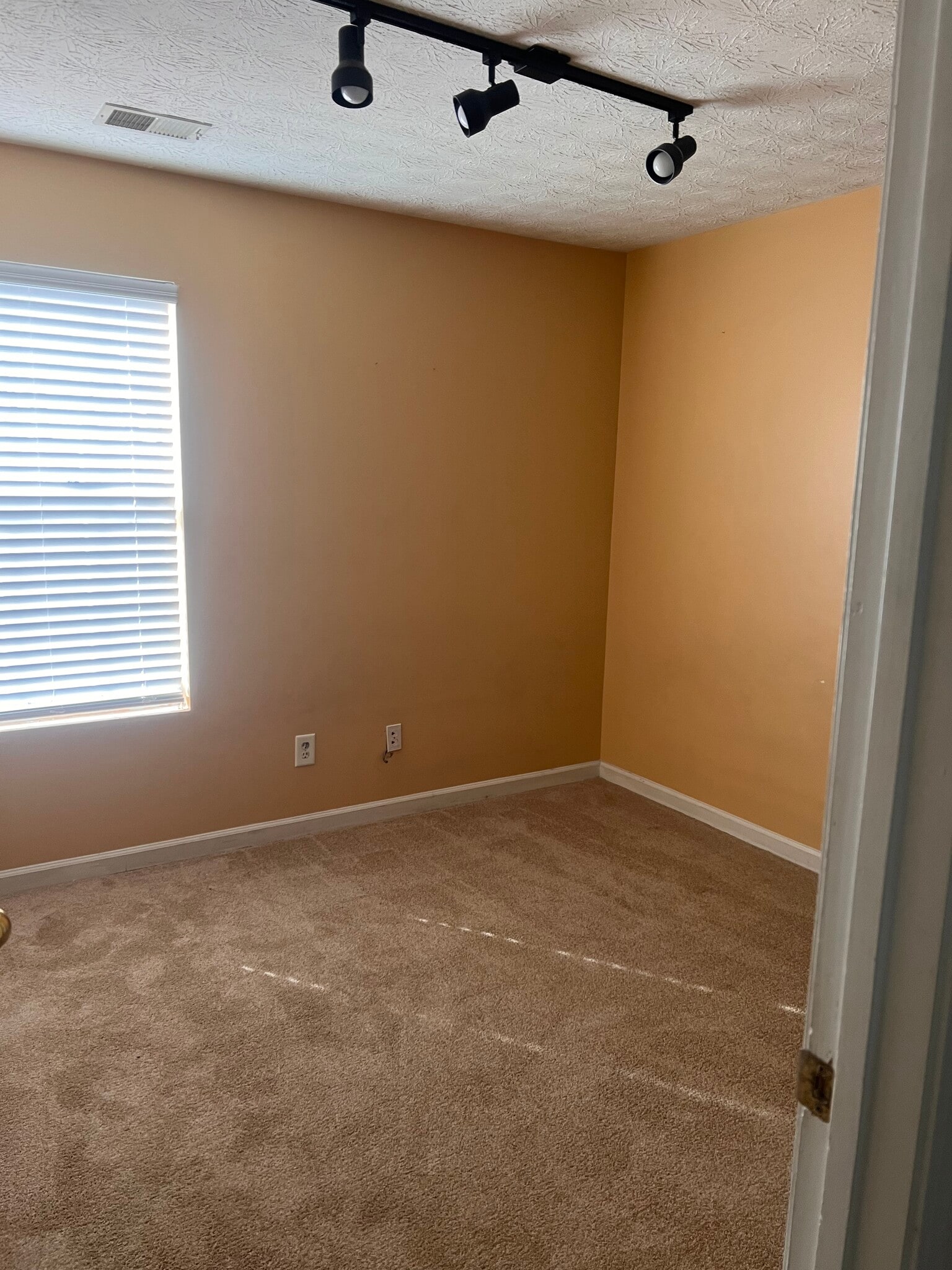 Building Photo - 5599 Windfall Ln