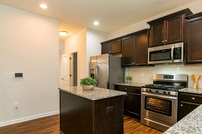 Building Photo - Stunning 4-Bed Home in Wendell with Granit...