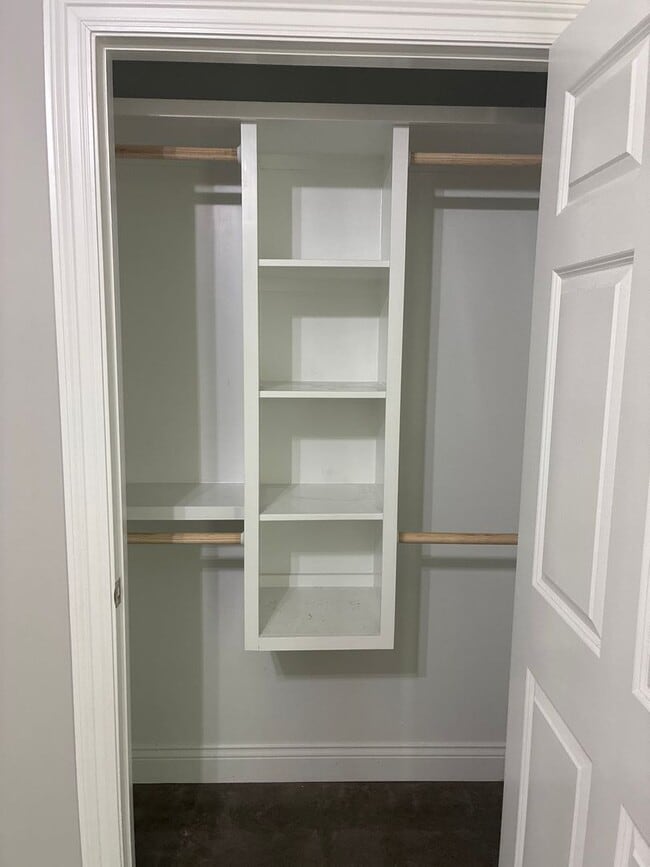 Building Photo - Duplex for lease