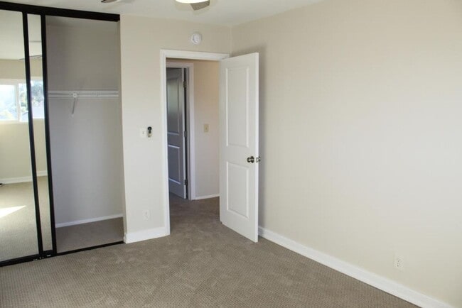 Building Photo - 4Bed/2Bath Remodeled Home in Carlsbad with a Pool~ Trieste