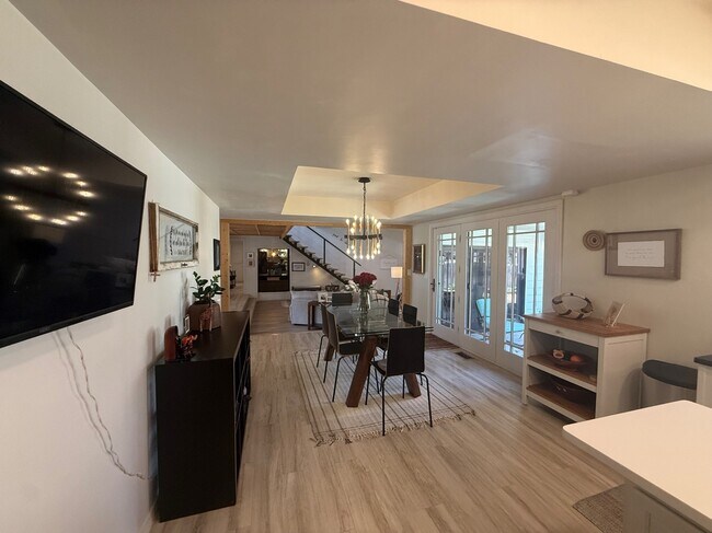 Building Photo - 1925 Bunting Ct