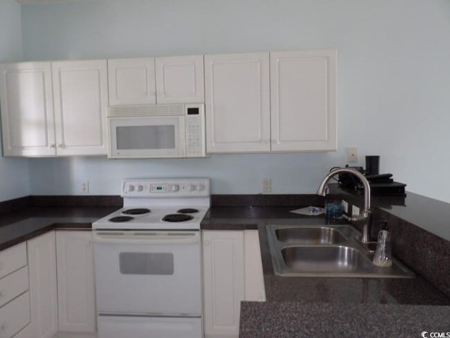 Building Photo - 901 W Port Dr