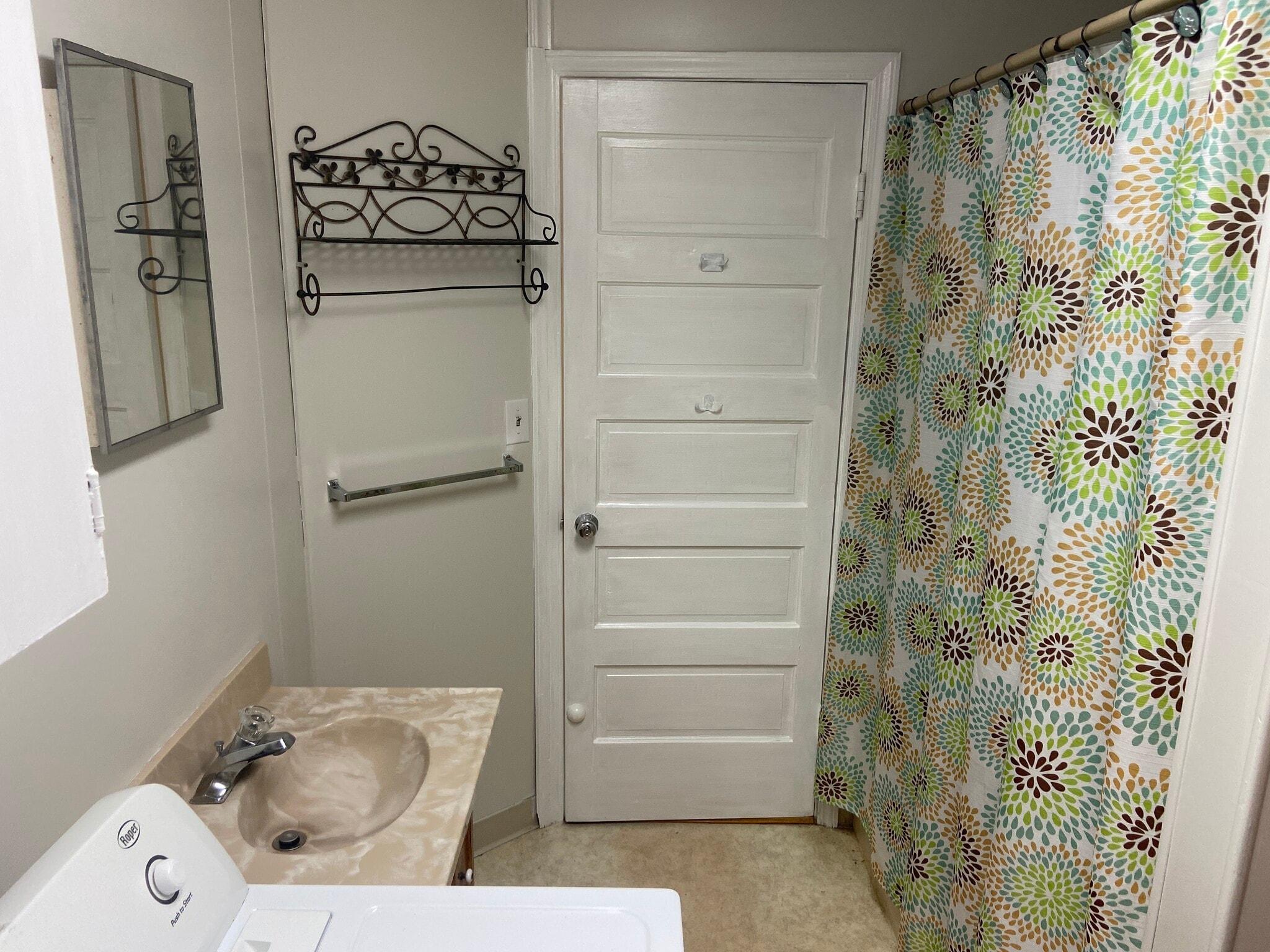 Bathroom - 432 Roanoke Blvd