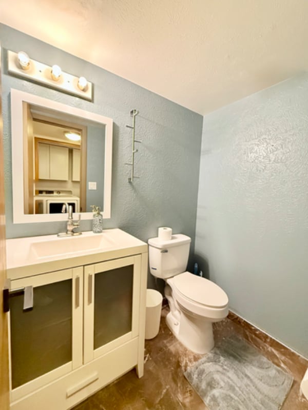 Building Photo - 301 W Mangrum Dr