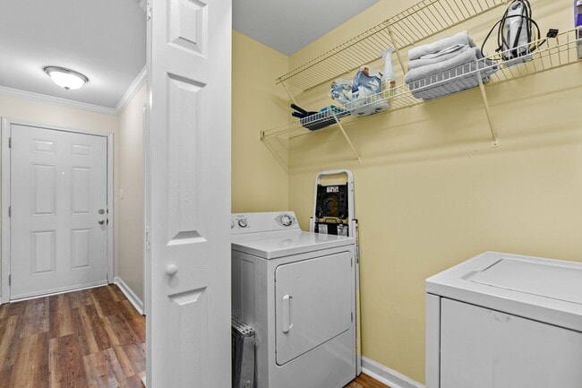 Building Photo - 2 Bedroom, 2 Bath Townhouse for Rent in Kn...