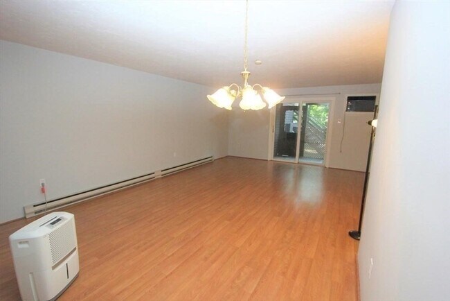 Building Photo - 76 Highwood Dr