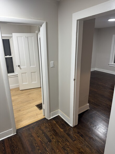 Building Photo - 32 Phelps St