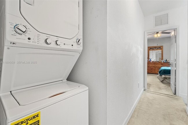 Building Photo - 230 SE 29th Ave