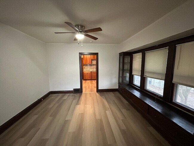 Building Photo - 4319 Stickney Ave