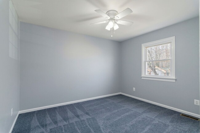 Building Photo - 611 Denton Cir