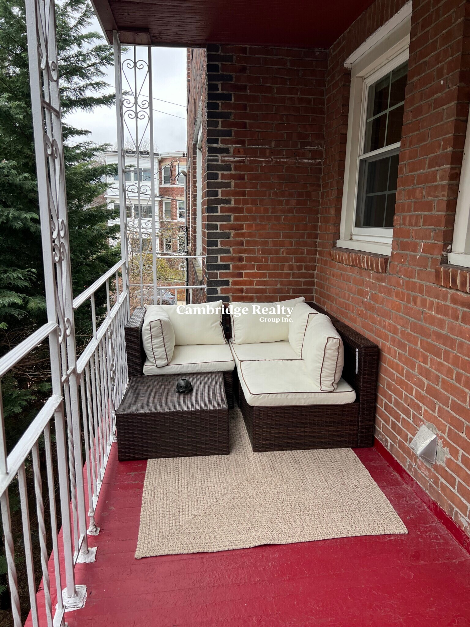 Building Photo - 66 Craigie St