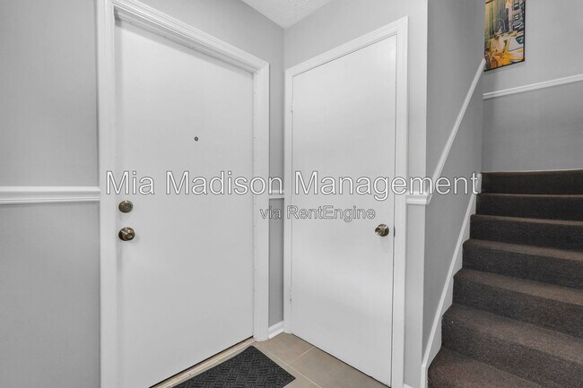 Building Photo - 111 E Mell St