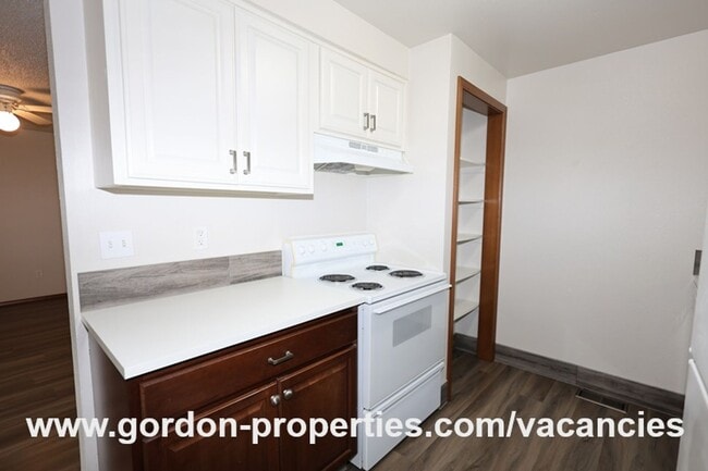 Building Photo - Webster Rd - Gladstone 2 bedroom duplex