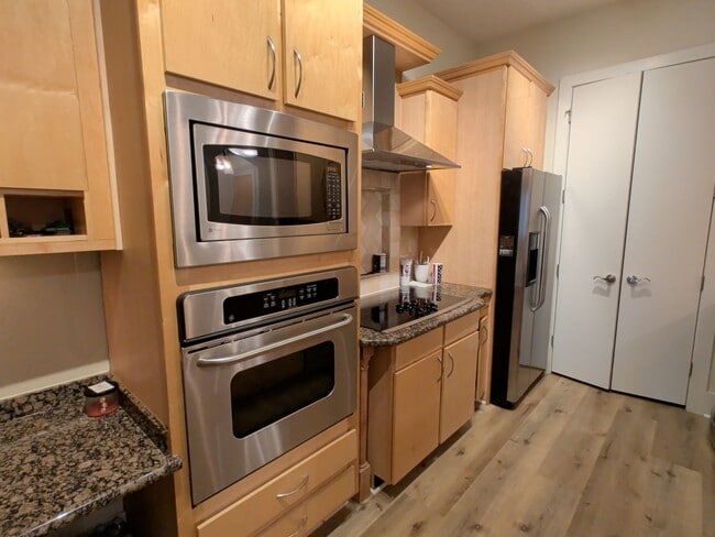 Building Photo - 2-Bed/2-Bath in Green Hills/Hillsboro Village