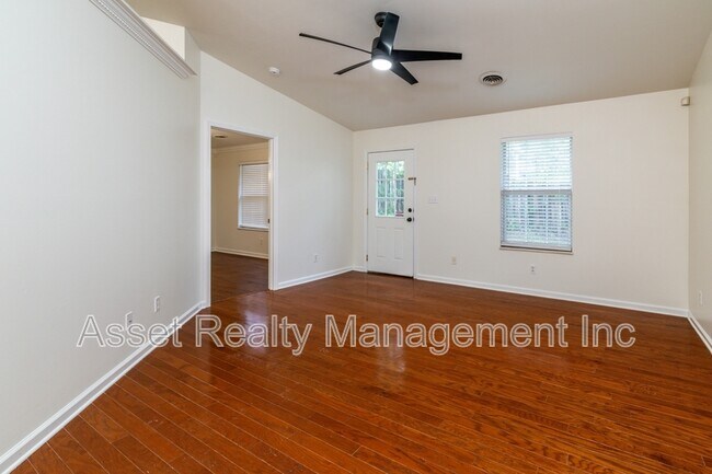 Building Photo - 1315 Lucy Way