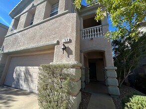 Building Photo - Great Townhome in Henderson Gated Community