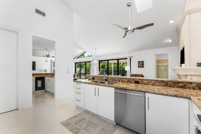 Building Photo - 2601 Sheltingham Dr