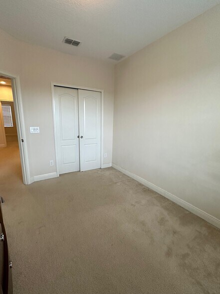 Building Photo - 6549 Calamondin Dr