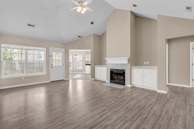 Building Photo - 1004 Cobblestone Blvd