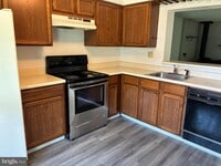 Building Photo - 201 Villa Knoll Ct