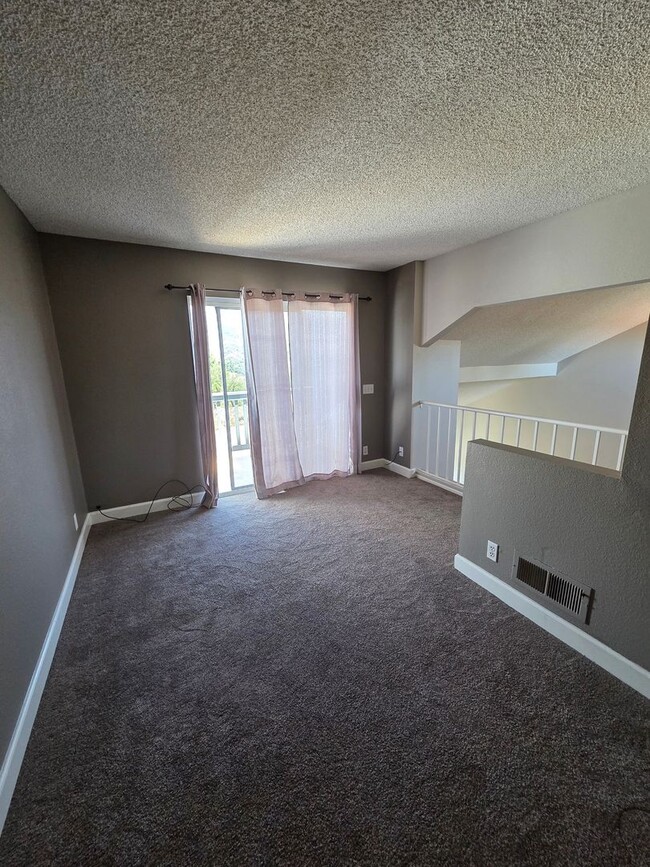 Building Photo - RSM CONDO WITH AMAZING VIEW!