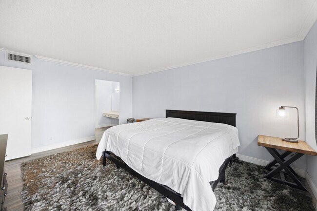 Building Photo - 5301 NW 2nd Ave