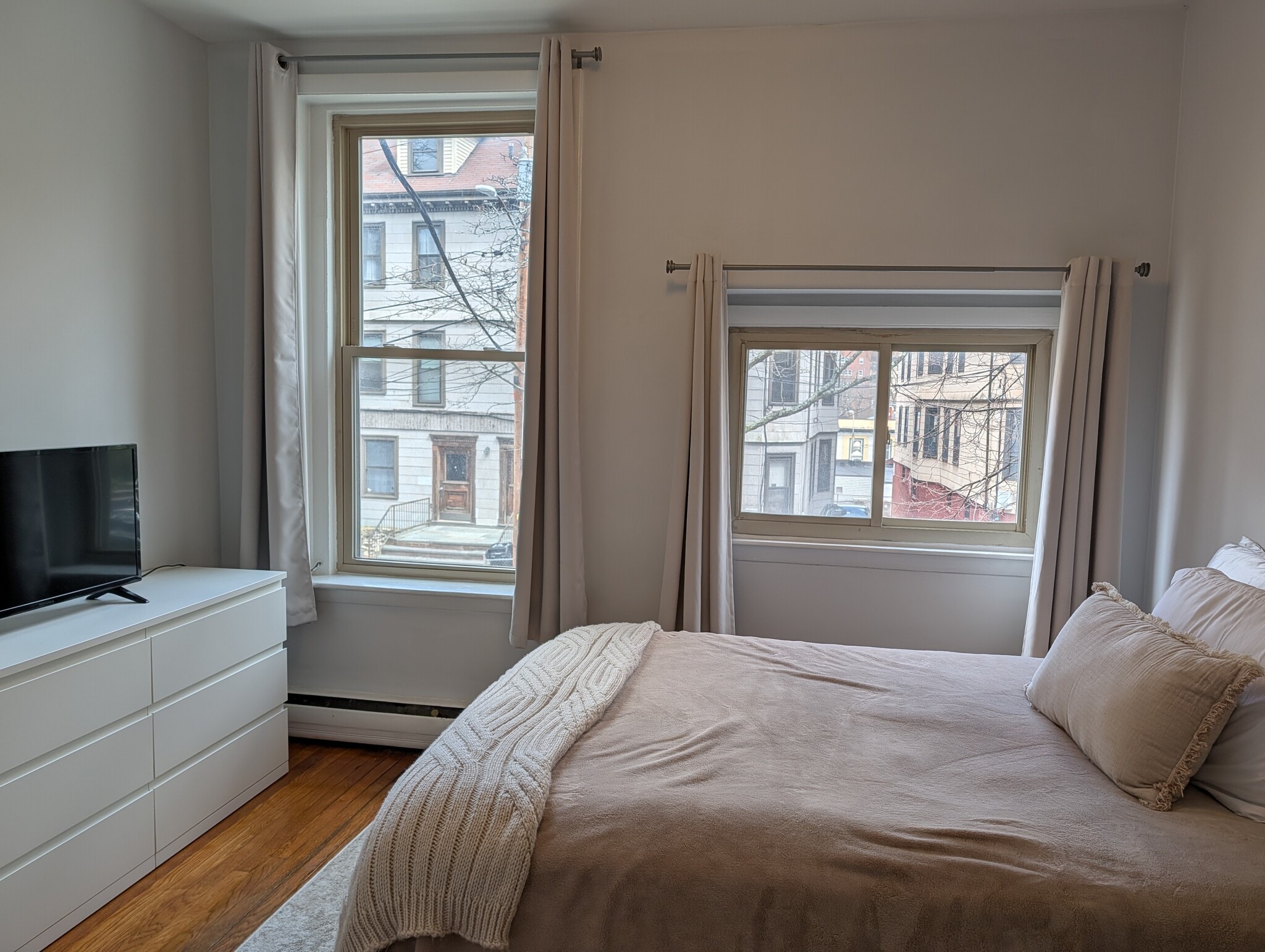 Building Photo - 15 University Rd