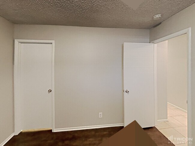 Building Photo - 104 Edelweiss St