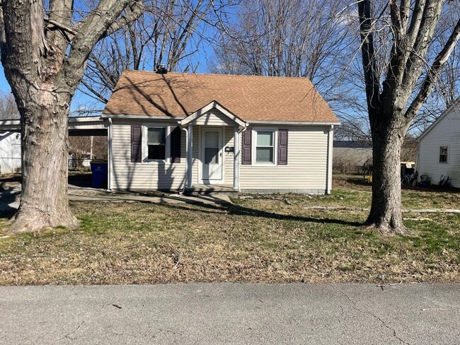 Building Photo - 3 Bedroom/2 Bath Cozy Home with an amazing...