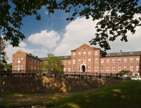 Primary Photo - Clare Court II