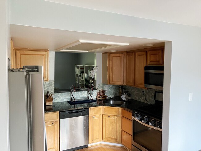 Building Photo - 9035 Watchlight Ct