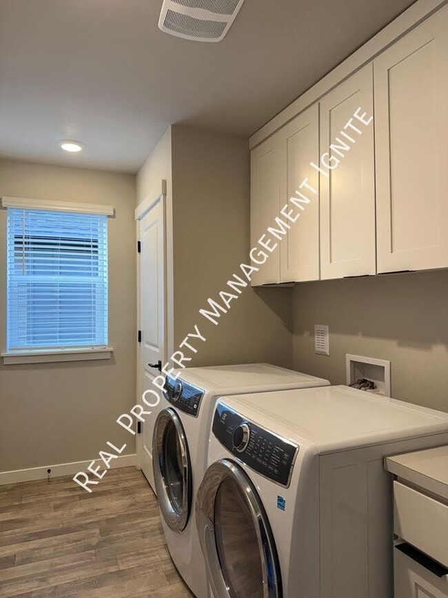 Building Photo - 19294 SW Marshmallow Pl