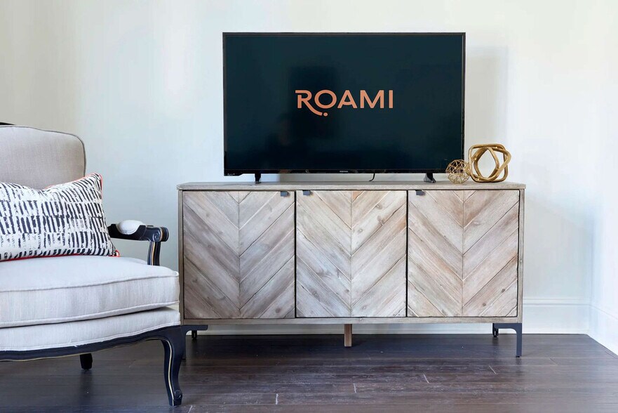 Building Photo - 301 St Charles Ave