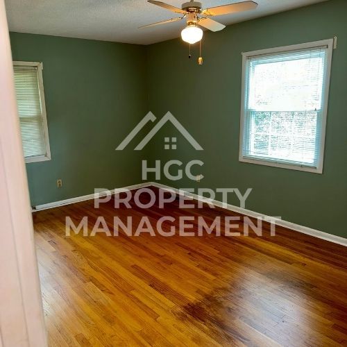 Building Photo - 209 Fairway Dr
