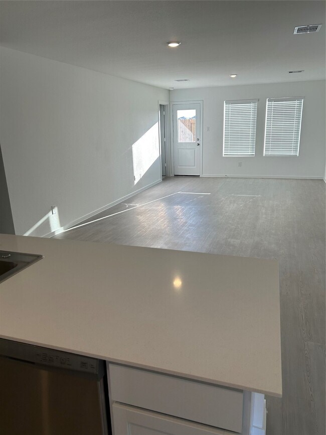 Building Photo - 3085 Majestic Sunrise Dr