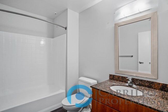 Building Photo - 889 Date St