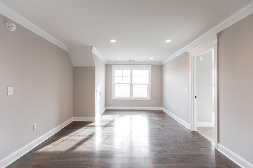 Building Photo - 1033 S Westyn Loop