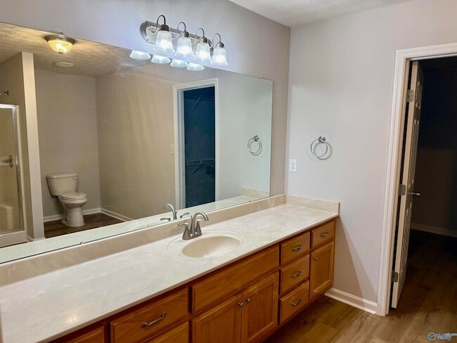 Building Photo - 1024 Clint Dr SE