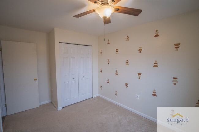 Building Photo - 21 Robin Ridge Ct