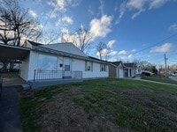 Building Photo - Charming 3 bedroom 1 bath home - section 8 welcome !