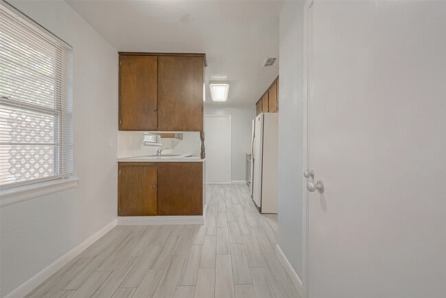 Building Photo - 3426 Bradford St