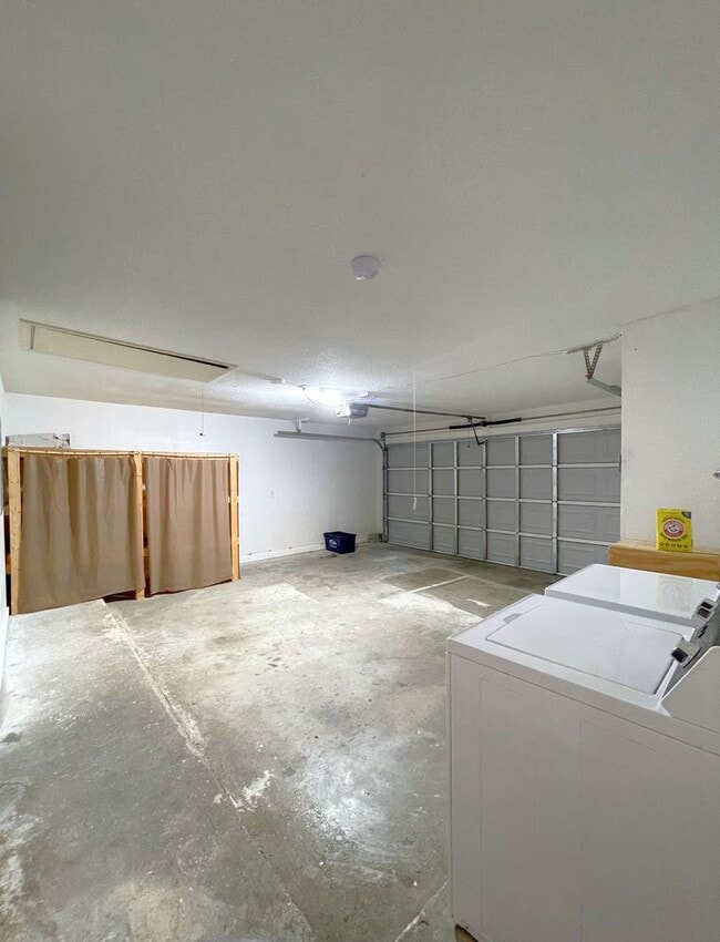 Building Photo - Charming 3-Bedroom, 2-Bath Home with Large...