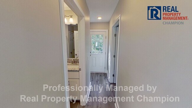 Building Photo - Updated 3 BD/1.5 BA Home in the Heart of Downtown Wilmington